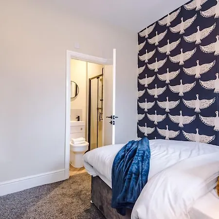 Nyaraló Salford Sanctuary 5 Bed House Manchester