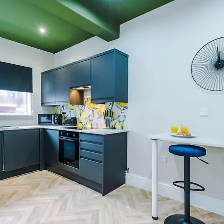 Salford Sanctuary 5 Bed House * マンチェスター