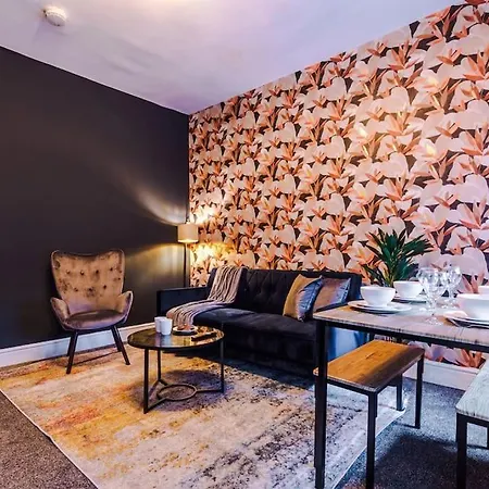 Nyaraló Salford Sanctuary 5 Bed House