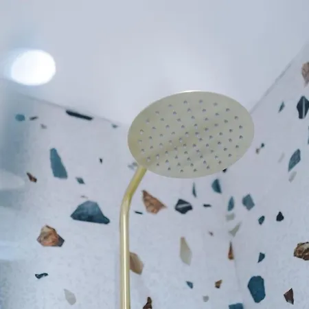 5 Bed Salford Sanctuary Retreat