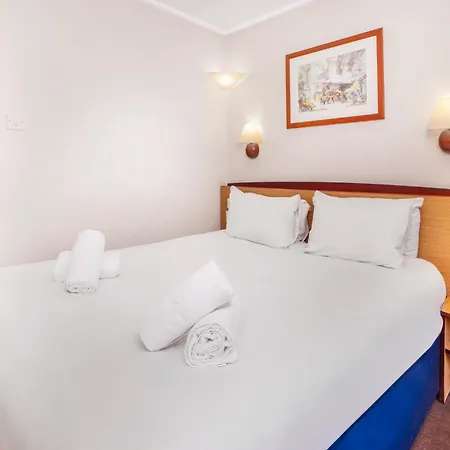 Hotel Campanile 2*
