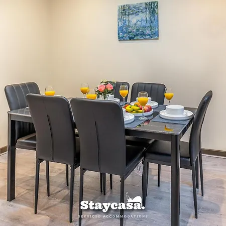 Urban Comfort 4-bed House - Free Wi-fi & Parking *