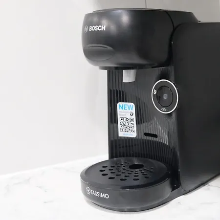 Casa de Férias Modernized Three Bedroom House Near Stadium, Attractions, Centre - Sky N Netflix - Convenient Transport *