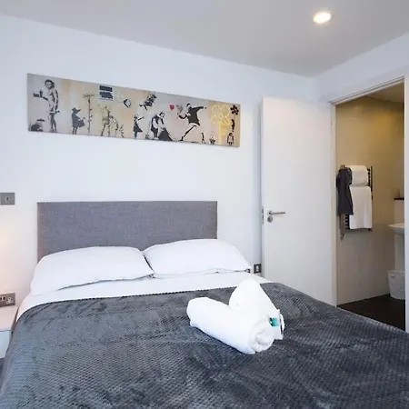 アパート Media Apartment, Sleeps 6, Balcony With Amazing Views, Free Wi-fi, Great Transport Links