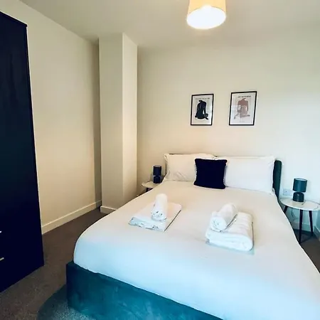 Old Trafford Getaway: 1 Bed * 맨체스터