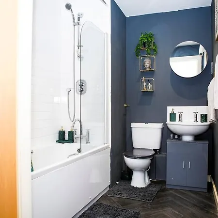 Stylish Two-bedroom Salford Quays Lägenhet
