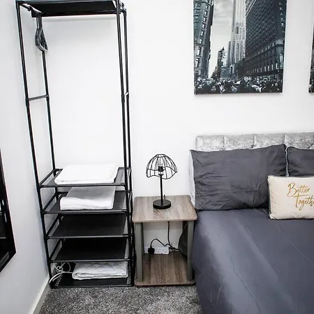 Stylish Two-bedroom Salford Quays Lägenhet