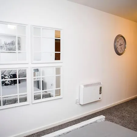 Stylish Two-bedroom Salford Quays Lägenhet