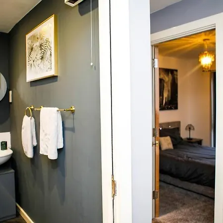 Lägenhet Stylish Two-bedroom Salford Quays Manchester