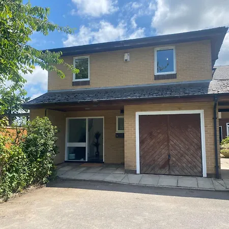 Pass The Keys Lovely 3 Bedroom Golf Club And Parking Holiday home