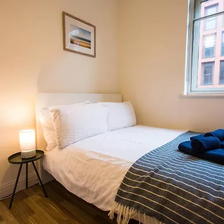 Stylish Centre 2 Bed - Free Parking Lägenhet