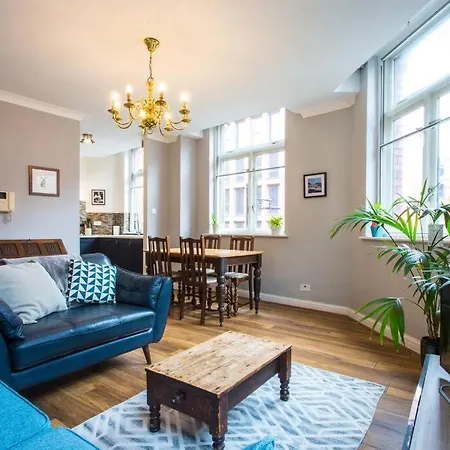 Stylish Centre 2 Bed - Free Parking Lägenhet