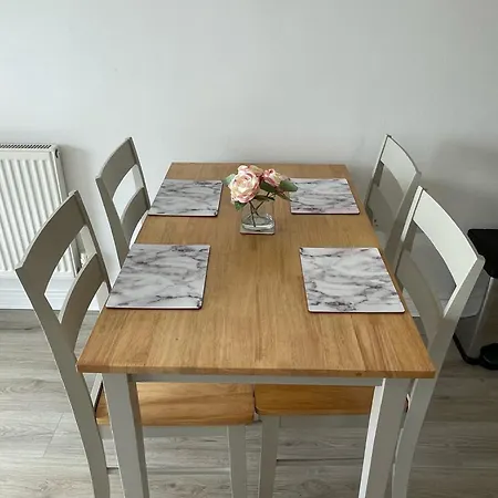 Balcony - Views Of Etihad Stadium - Near Coop Live Arena - Free Parking Appartement *