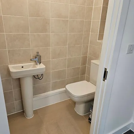 2 Bed House In Manchesrer Ferienhaus