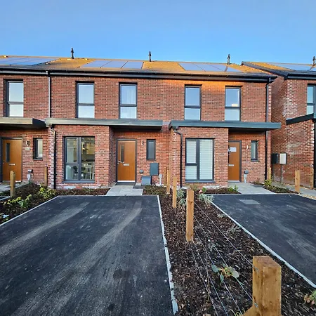 2 Bed House In Manchesrer
