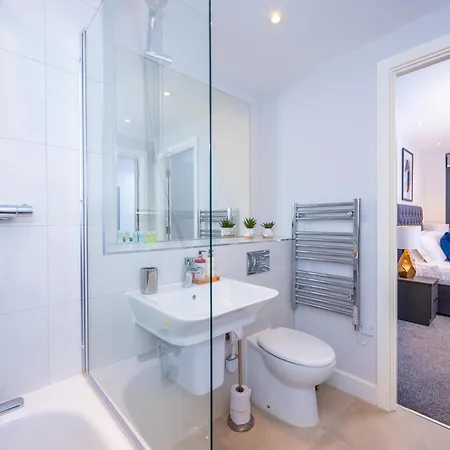 Cosy 1 Bed - Perfect For Long By Valore Services Апартаменты *