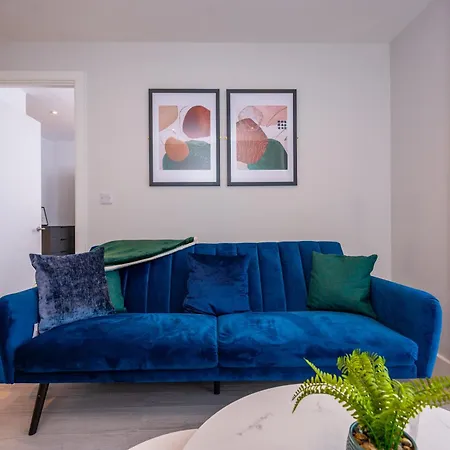 Cosy 1 Bed - Perfect For Long By Valore Services