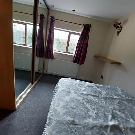 Apartman Dobcross Close