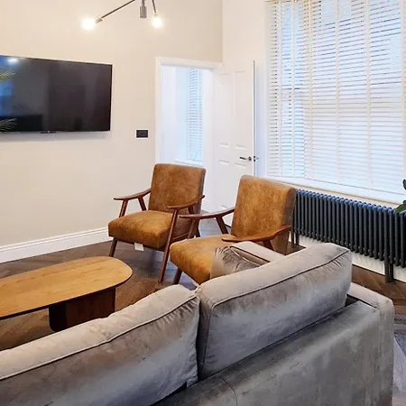 בית נופש Stunning Luxury Spacious - 5 Bedrooms - Rest & Recharge In