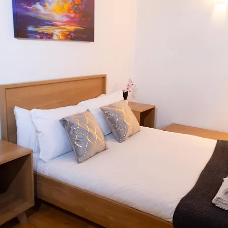 Two Bed In Converted Centre Mill *