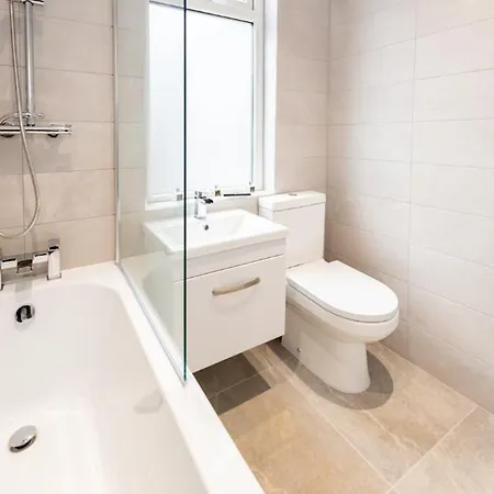 Apartment Hassle-free & Handsome Brand-new 3-bed