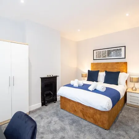 Apartment Hassle-free & Handsome Brand-new 3-bed Manchester