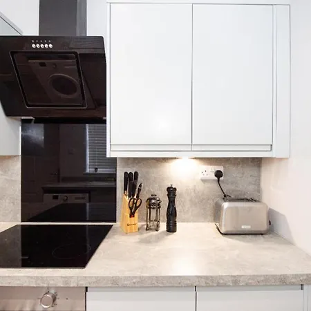 Apartment Hassle-free & Handsome Brand-new 3-bed *