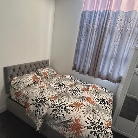 Lovely 1 Bed In Salford *