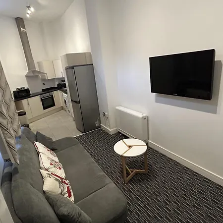 Lovely 1-bed In Salford