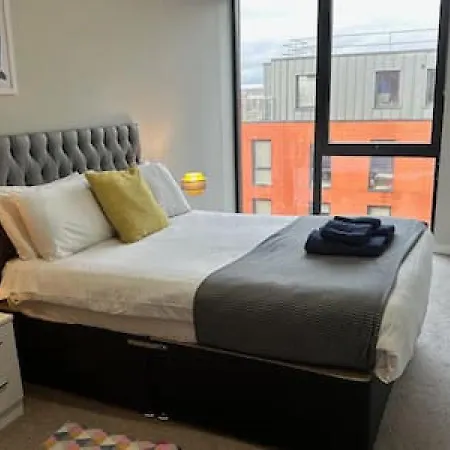 Lovely 1 Bed Sleeps 2 *