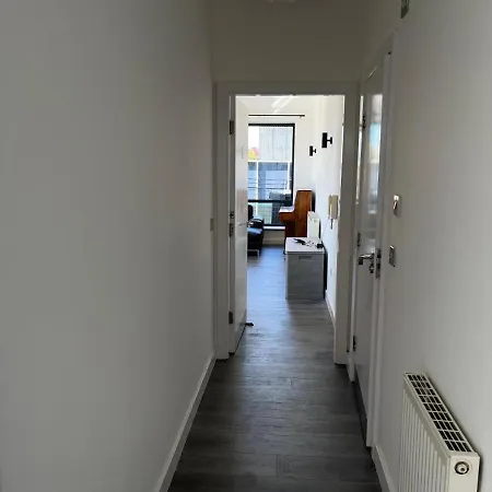Morden In Centre Apartment *