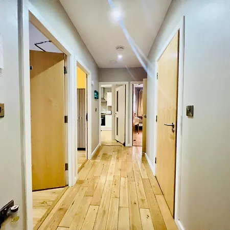 شقة Lovely 3 Dbl Bed