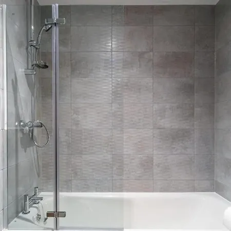 Apartman Stylish & Spacious Salford Quays One Bedroom High Floor With Balcony