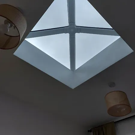 Bankwell Street Two Bedroom -apartment With Parking