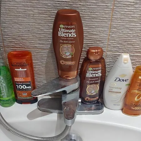 Free Car Park And Walk To Coop, Etihad , Piccadilly,free Snacks Проживание в семье *