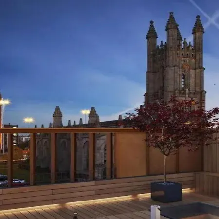 Modern 1-bed Duplex+balcony Apartment