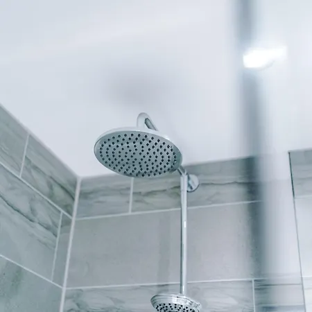 4 Bedroom Townhouse In - By Hilltop Serviced