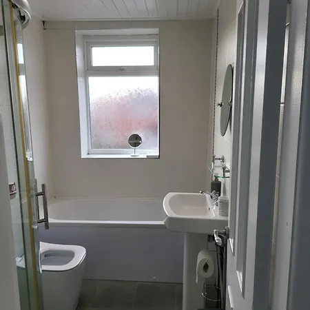 別荘 Serene 3br With Free Parking マンチェスター