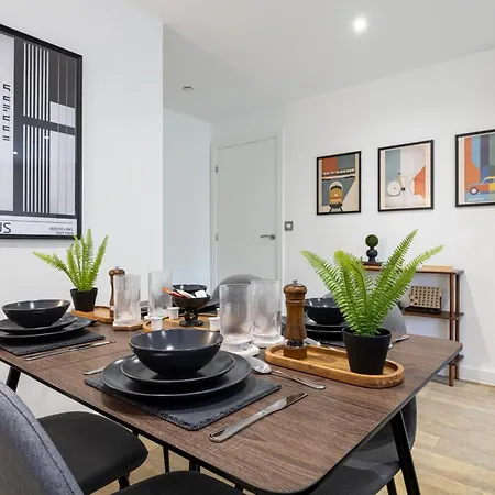Oscar House - 2 Bed דירה *
