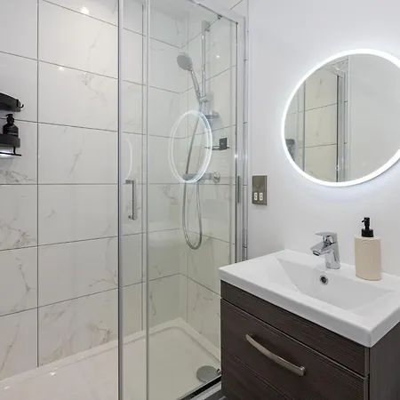 דירה Oscar House - 2 Bed