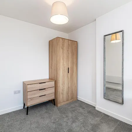 Insignia By Guestz * マンチェスター