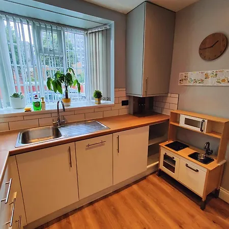 Апартаменты Lovely House In Great Location *