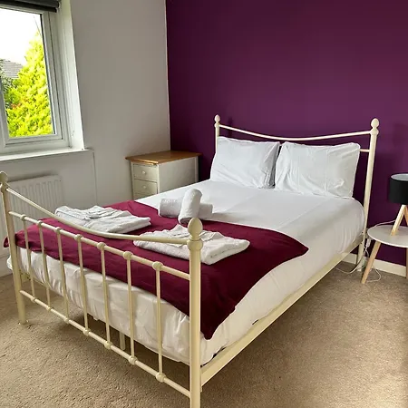 2 Bedroom House With Garden Holiday home