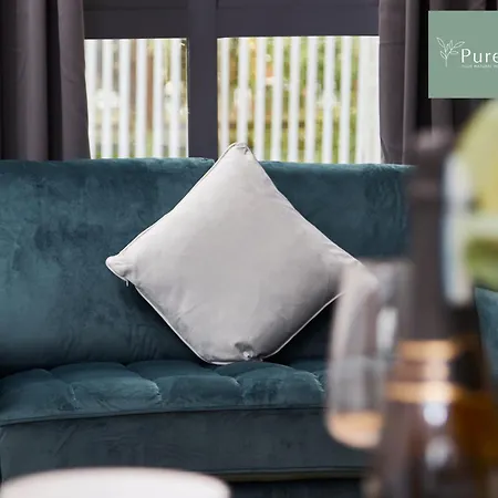 بيت للعطل Luxury 5-bedroom House Sleeps 9 With Private Garden By Purestay *