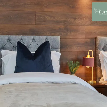 Comfortable House In Near Etihad - Sleeps 8 With Free Parking By Purestay Manchester