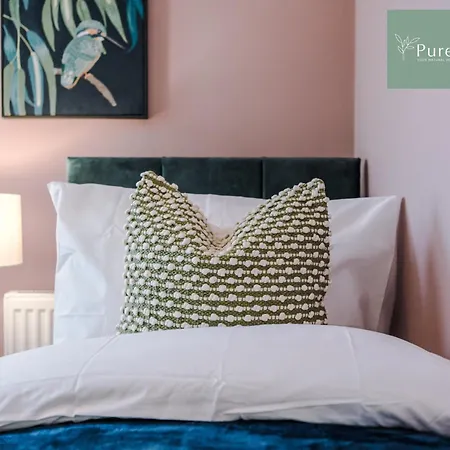 Amazing Four Bed House At Purestay Short Lets & Serviced Near Etihad With Parking Nyaraló Manchester