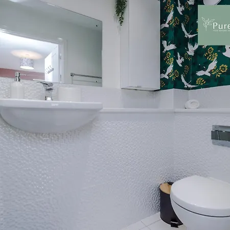 Amazing Four Bed House At Purestay Short Lets & Serviced Near Etihad With Parking