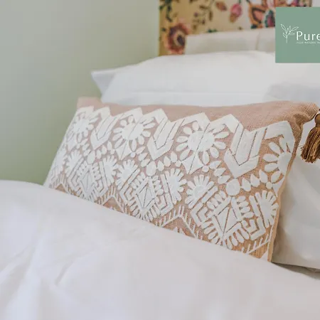 Nyaraló Amazing Four Bed House At Purestay Short Lets & Serviced Near Etihad With Parking Manchester