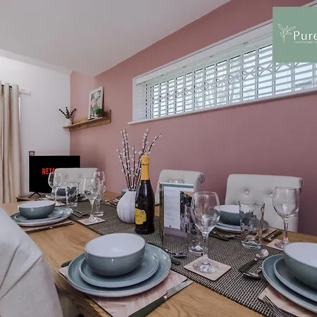 Amazing Four Bed House At Purestay Short Lets & Serviced Near Etihad With Parking Nyaraló Manchester