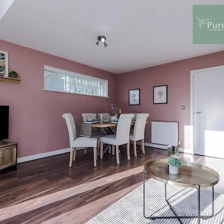 Amazing Four Bed House At Purestay Short Lets & Serviced Near Etihad With Parking Nyaraló Manchester